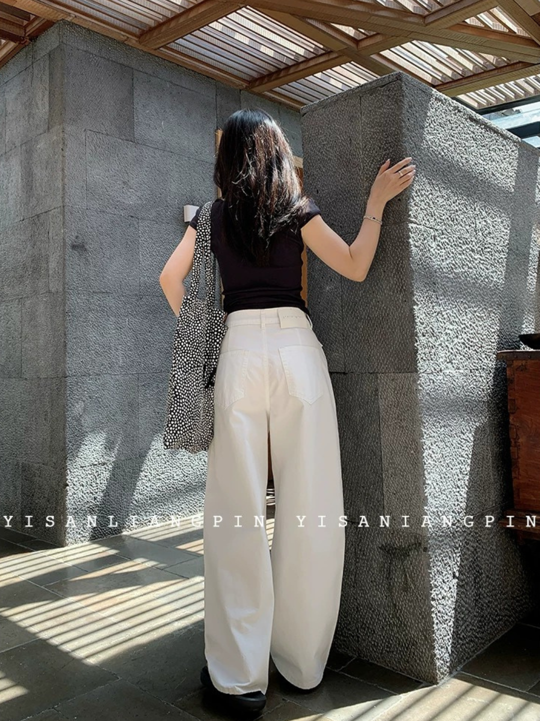 ホワイトタック ワイドストレートパンツ