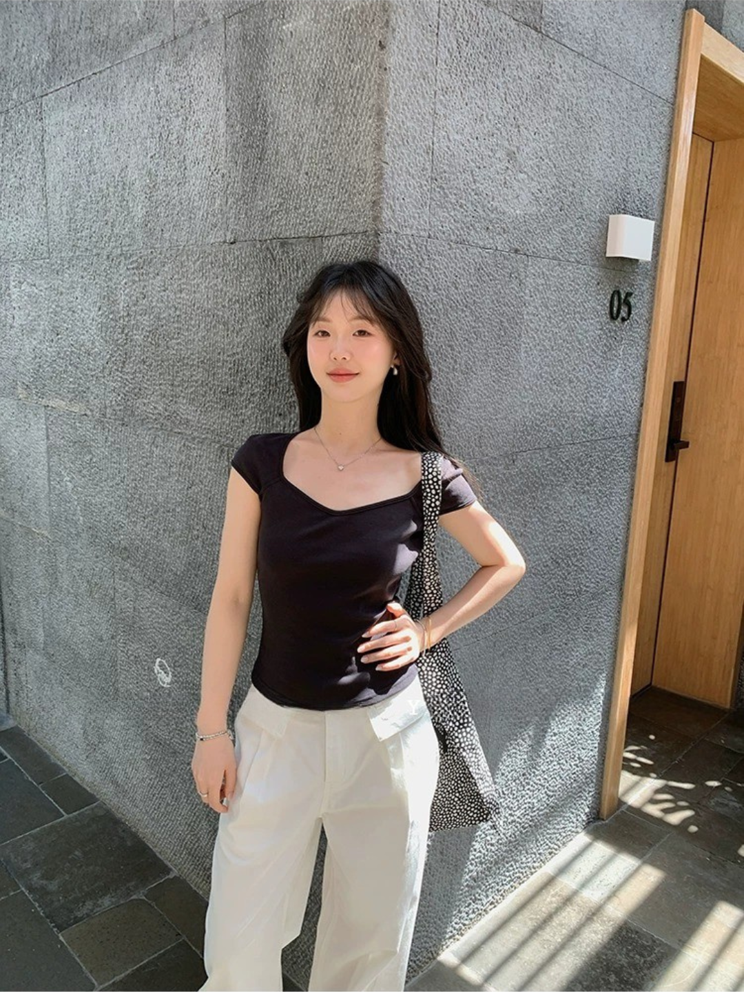 ホワイトタック ワイドストレートパンツ