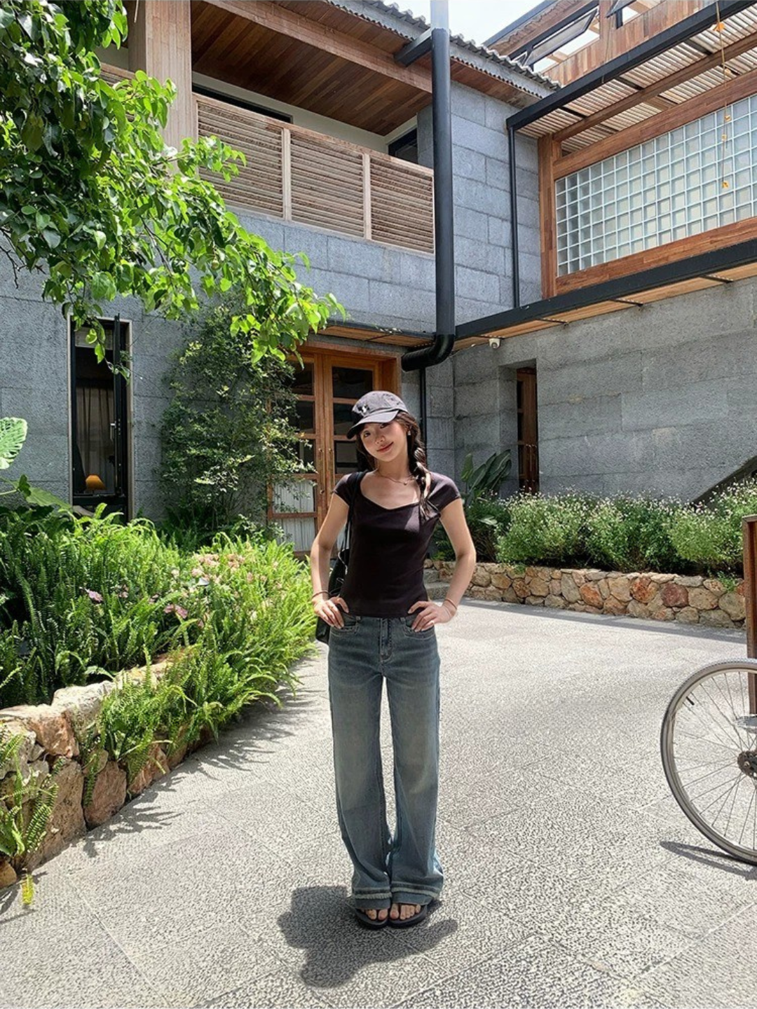 デコルテラインフィットTシャツ