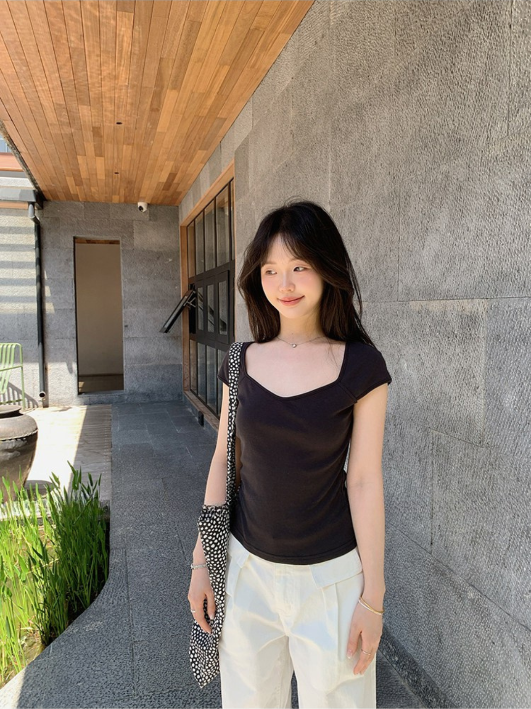 デコルテラインフィットTシャツ