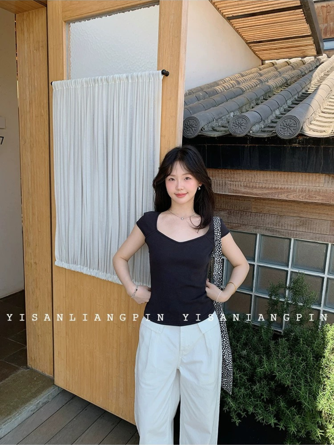 ホワイトタック ワイドストレートパンツ