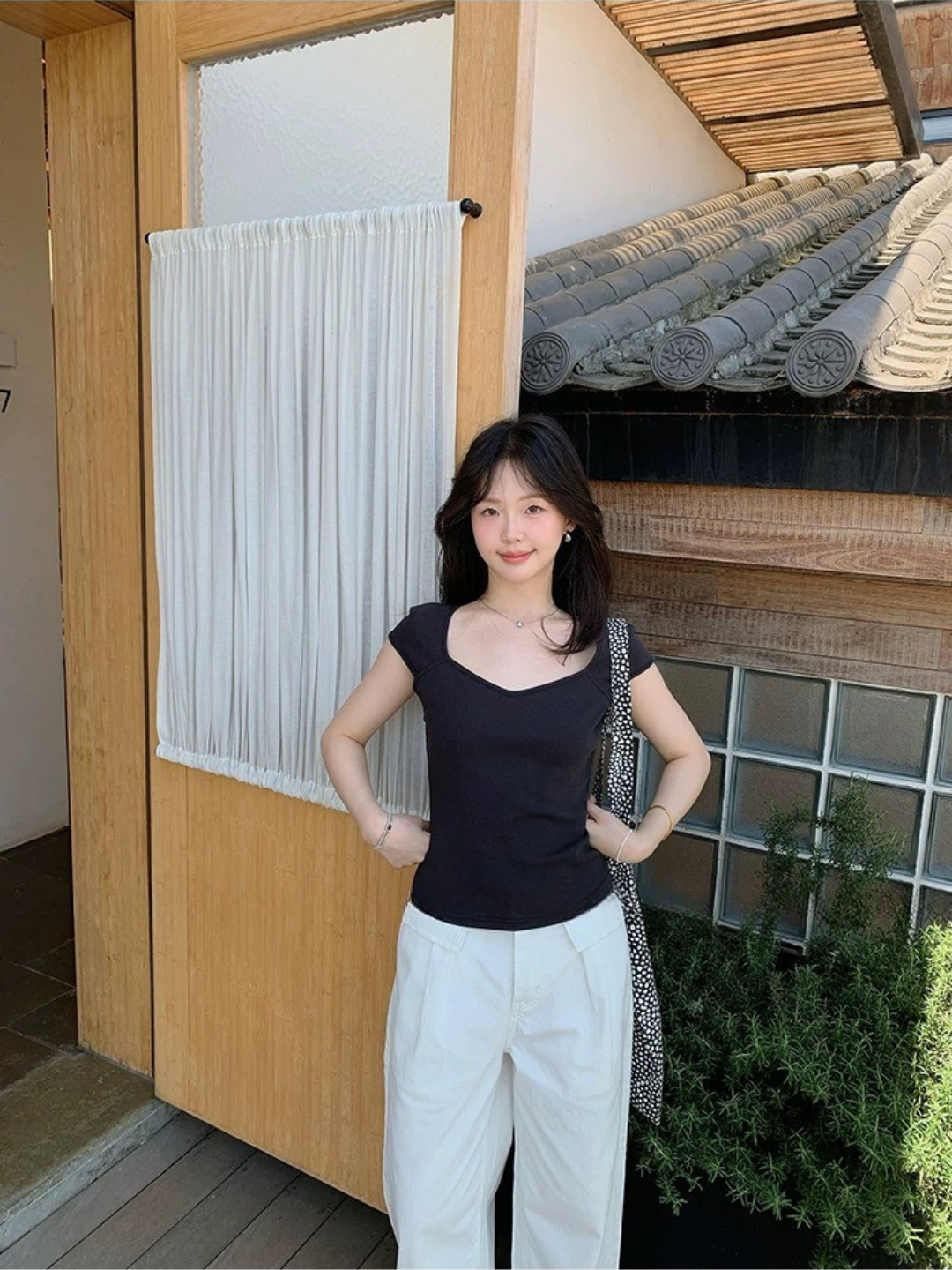 デコルテラインフィットTシャツ