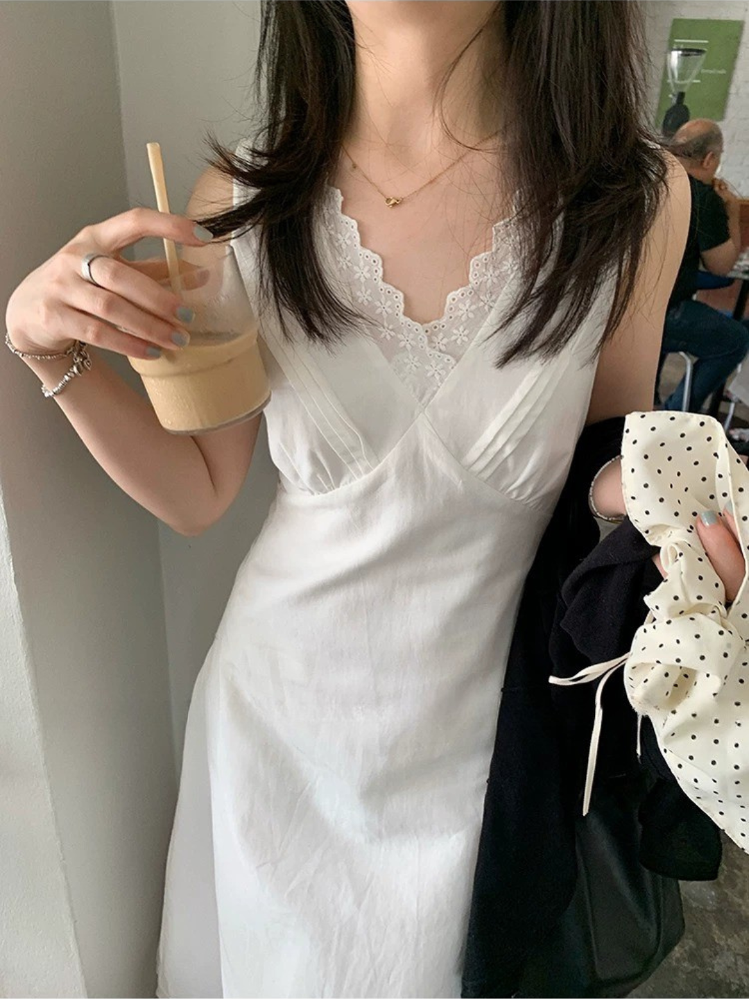 フラワーレースVネックワンピース