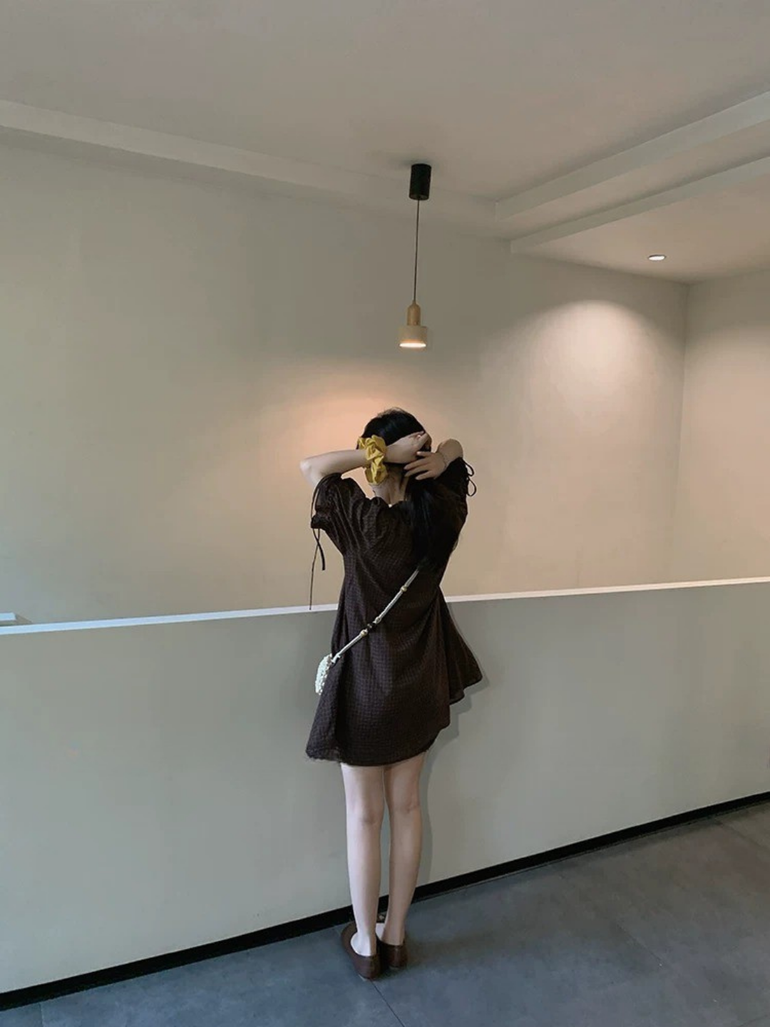 Vネックギャザーワンピース