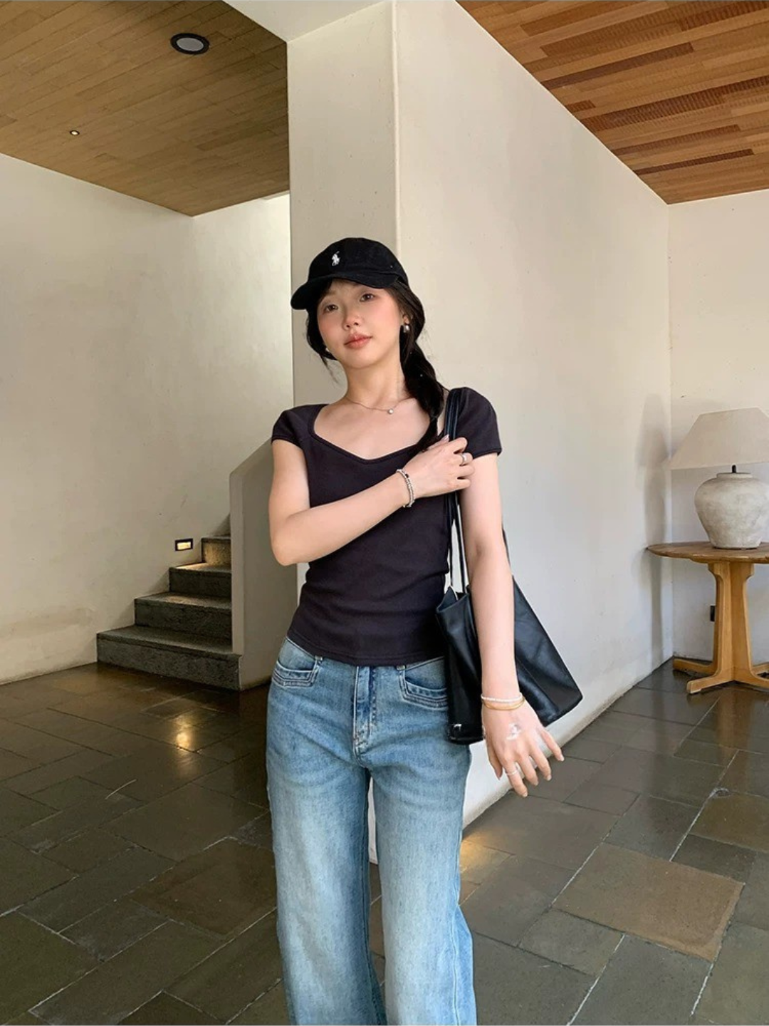 デコルテラインフィットTシャツ