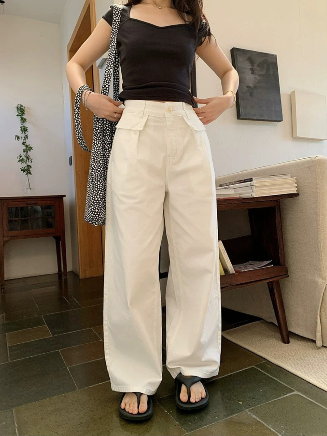ホワイトタック ワイドストレートパンツ