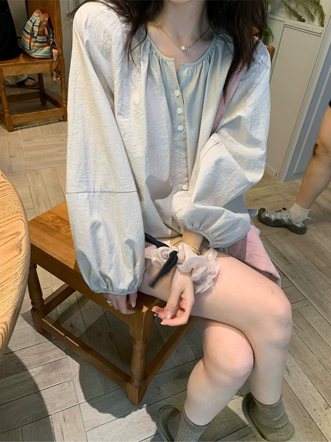 ギャザーランタンスリーブブラウス