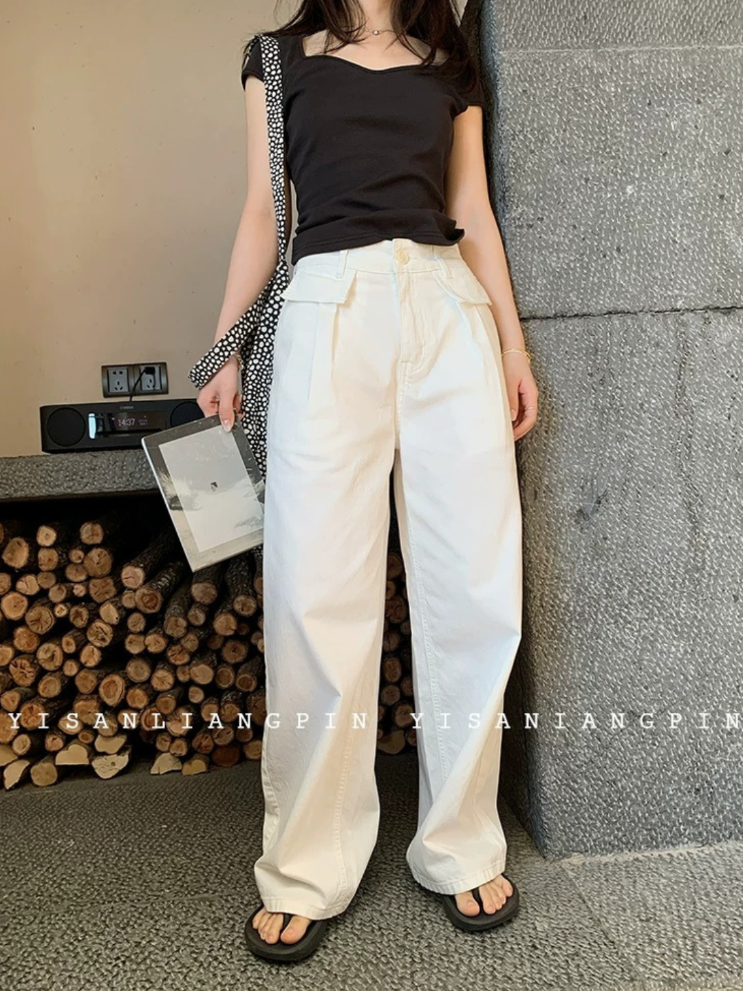 ホワイトタック ワイドストレートパンツ